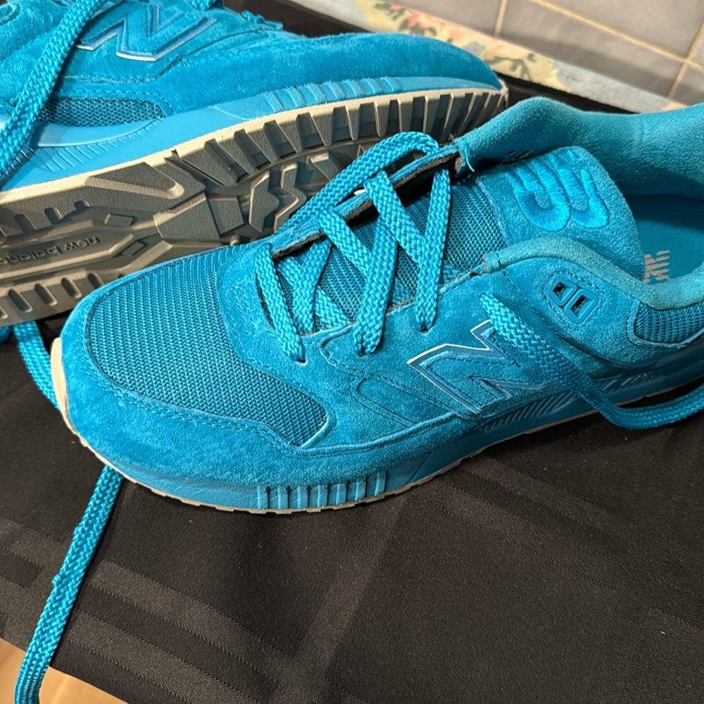 Brand new new balance sneakers no-box